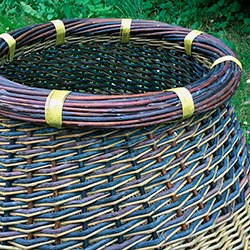 Willow baksket with bindings from waxed linen: Anne Folehave, baskets4life